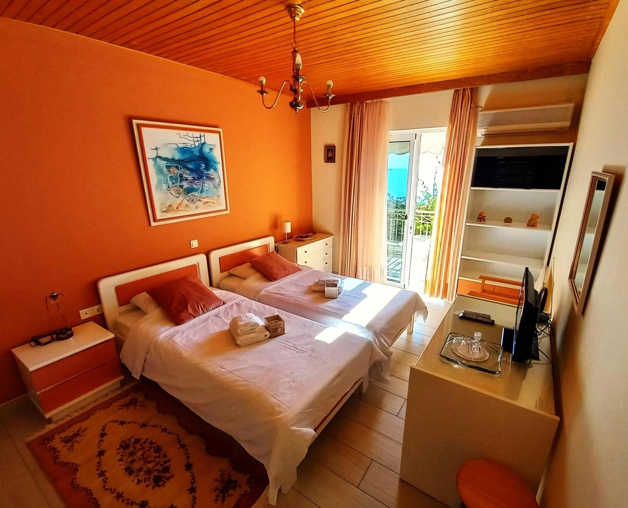 Villa "Eva" - Entire Beachfront Holiday Home - 4S Agia Marina  Zewnętrze zdjęcie